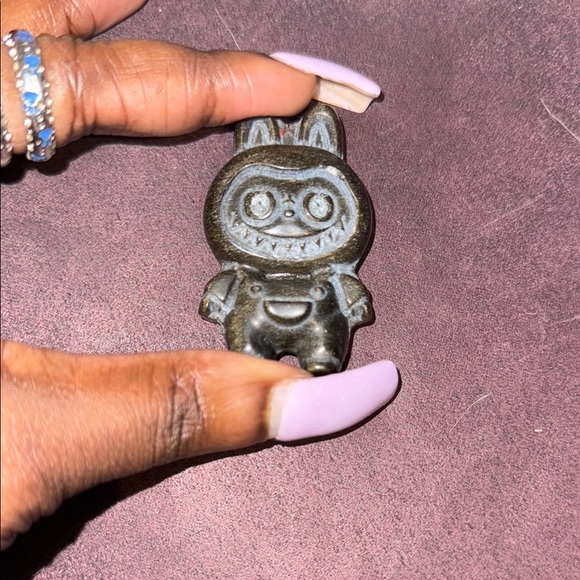 Labubu Golden Sheen Black Obsidian 2.25” approximately carving pendant Figure - Picture 8 of 9